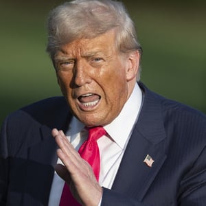Image for Donald Trump Battles Australian Journalist Outside White House