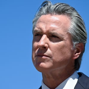 Image for Trump Deploys California National Guard to Portland. Newsom Is 'Taking This Fight Back to Court'