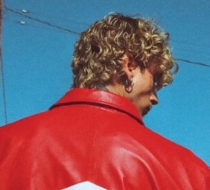 Image for Machine Gun Kelly Teases 2026 Return to Australia