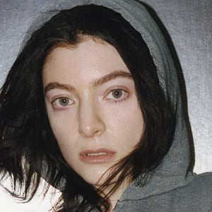 Image for Lorde Keeps ARIA Streak Intact as 'Virgin' Powers to No. 1