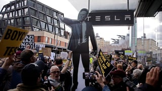 Image for &#8216;Musk&#8217;s Involvement in Politics Could Be the Downfall of Tesla&#8217;