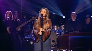 Image for Kelly Clarkson Turned Martin Short and Meryl Streep&#8217;s Onscreen Romance Into a Song