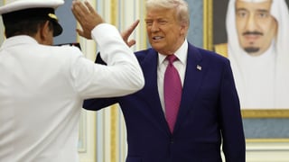 Image for Even MAGA Republicans Are Torching Trump for Accepting Jet From Qatar