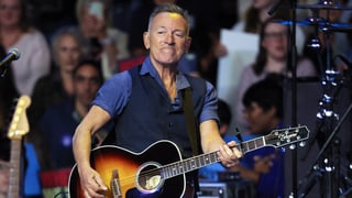 Image for Bruce Springsteen Calls Donald Trump &#8216;Incompetent and Treasonous&#8217; at 2025 Tour Kick-Off