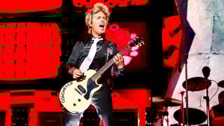 Image for Billie Joe Armstrong Pauses Green Day Show to Tell Off Person in the Crowd