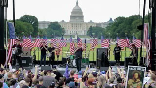 Image for Dropkick Murphys and Veterans Rally Against Trump for &#8216;Disrespecting the Vets&#8217;