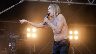 Image for Watch Iggy Pop Play &#8216;Superman&#8217; Song &#8216;Punkrocker&#8217; Live for First Time