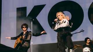 Image for Watch Rebel Wilson Join The Kooks at Reading Festival to Perform &#8216;Gangsta&#8217;s Paradise&#8217;