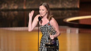 Image for Hannah Einbinder Declares &#8216;F-ck Ice and Free Palestine&#8217; While Winning Emmy Award