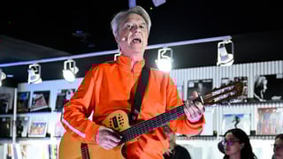 Image for &#8216;Psycho Killer&#8217; Is Back: David Byrne Performs Talking Heads Hit for First Time in 19 Years