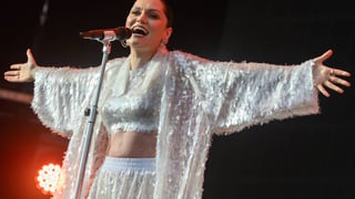Image for Jessie J Returns to Stage After Breast Cancer Surgery, Son Watches Her Perform for First Time