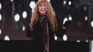Image for Stevie Nicks Performs Fleetwood Mac&#8217;s &#8216;Angel&#8217; for First Time Since 1983