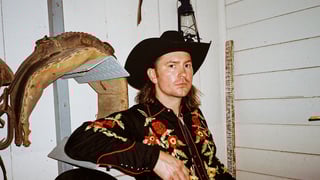 Image for Y.O.G.A. and Taylor Moss Turn Dolly Parton’s ‘9 to 5’ Into a Viral Country-Club Anthem