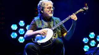 Image for Béla Fleck Withdraws From Kennedy Center Performance, Calling It &#8216;Charged and Political&#8217;