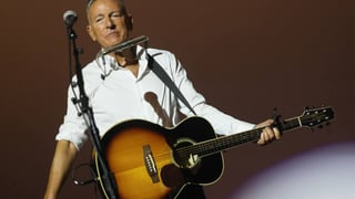 Image for Bruce Springsteen Joins Anti-Ice Show in Minneapolis: &#8216;Sometimes You Have to Kick Them in the Teeth&#8217;