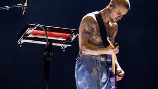 Image for Justin Bieber&#8217;s Seven-Minute Rehearsal and More Behind-the-Scenes 2026 Grammy Secrets