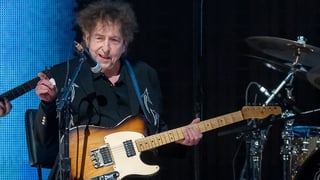 Image for Bob Dylan Kicks Off 2026 Tour With Surprise Eddie Cochran Cover, New Acoustic Set
