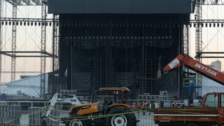 Image for Crew Member Dies While Building Stage for Shakira Concert in Brazil