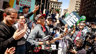 Image for Tom Morello Blasts Trump, ICE Abuses at NYC Event: &#8216;It&#8217;s Fucking Fascism&#8217;
