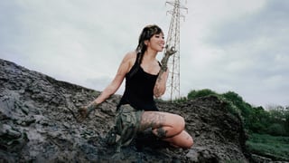 Image for Beabadoobee Makes Electric Return with New LP &#8216;Pylon,&#8217; Shares Single &#8216;Sun Has Set&#8217;