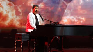 Image for Lionel Richie Cuts Minnesota Set Short After Falling Ill On Stage