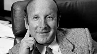 Image for Clive Davis, Music Executive Who Signed Whitney Houston and Bruce Springsteen, Dead at 94