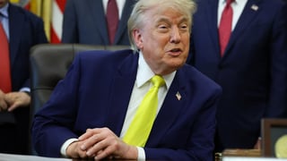 Image for Trump Confirms He&#8217;s Attending Game 3 of NBA Finals &#8212; And Maybe Game 4