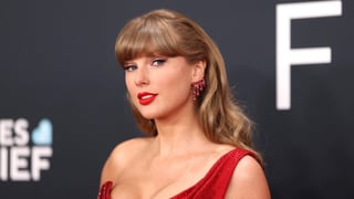 Image for Taylor Swift Gives Jessie Her Flowers on Heartfelt &#8216;Toy Story 5&#8217; Song