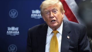 Image for Trump Praises ICE Following Killings: &#8216;Doing a GREAT Job&#8217;