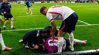 Image for England Player Suffers &#8216;Serious&#8217; Wrist Injury After Singing &#8216;Wonderwall&#8217; at World Cup