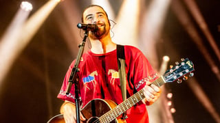 Image for Noah Kahan Clarifies Misheard NSFW Lyrics: &#8216;Not Suck Your Mom&#8217;