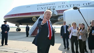 Image for Trump&#8217;s Annual Earnings Skyrocketed to $2.2 Billion in 2025 &#8230; for Some Reason