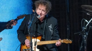 Image for Bob Dylan Wraps Up Dramatic U.S. Tour by Adding One More Guitarist Into the Mix: Jimmie Vaughan