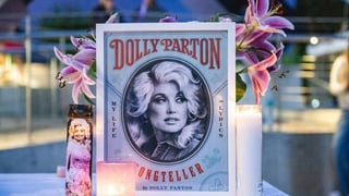 Image for Dolly Parton &#8216;Laid to Rest&#8217; After Private Funeral, Family Says