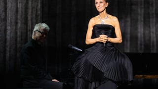 Image for Celine Dion Returns to the Stage in Paris With Elegance and Emotion