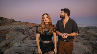 Image for &#8216;Neither Of Us Have Ever Pushed to Make a Record&#8217;: Behind Angus &#038; Julia Stone&#8217;s Spontaneous Return With &#8216;Karaoke Bar&#8217;