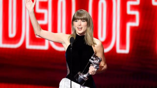 Image for Taylor Swift Pays Tribute to Dolly Parton While Accepting Video of the Year Award at 2026 VMAs