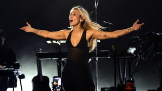 Image for Miley Cyrus Responds to Criticism of Hollywood Bowl Show: &#8216;I Am Fully Present&#8217;