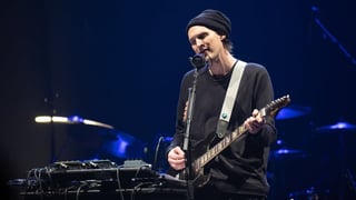 Image for Ex-Red Hot Chili Peppers Guitarist Avoids Jail in Fatal Pedestrian Crash