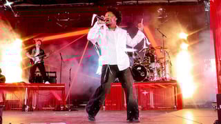 Image for D4vd Performs Just Hours After Dead Body Discovered in His Registered Vehicle