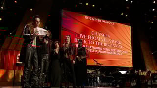 Image for Yungblud Beats Amyl and the Sniffers at 2026 Grammys