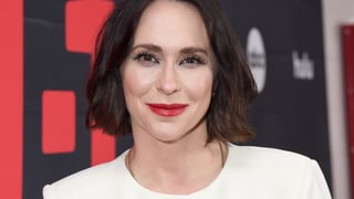 Image for Jennifer Love Hewitt Says TV Hosts Sexualized Her at 16 Years Old: ‘Grown Men Talking About My Breasts Openly on a Talk Show’ and Everyone’s ‘Laughing’