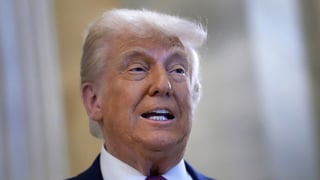 Image for Trump Lawyers Confirm They Are in ‘Active Settlement Discussions’ With Paramount Over President’s ‘60 Minutes’ Lawsuit