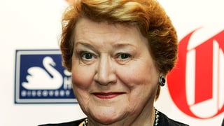 Image for Patricia Routledge, British Sitcom Icon and Star of ‘Keeping Up Appearances,’ Dies at 96