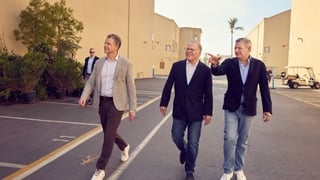 Image for In Show of Force, Netflix Chiefs Visit Warner Bros. Lot Amid Battle With Paramount for Studio’s Future