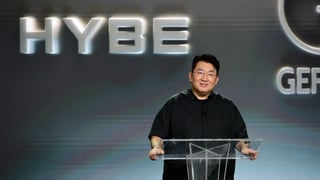 Image for BTS Agency Hybe Founder Bang Si-hyuk Faces Detention as Seoul Police Seek Arrest Warrant