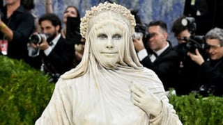 Image for Heidi Klum Shocks at 2026 Met Gala With Custom Made ‘Living Sculpture’ Ensemble