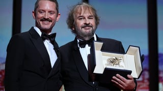 Image for Peter Jackson Gets Palme d’Or From Elijah Wood at Cannes as Director Credits Festival for Saving ‘Lord of the Rings’: ‘It Was a Huge Gamble’