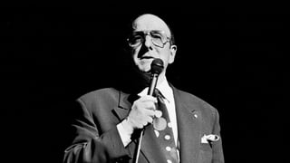 Image for Clive Davis, Grammy-Winning Record Producer and Music Executive, Dies at 94