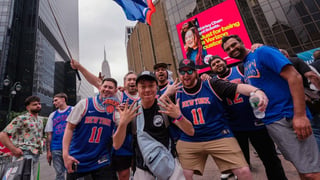 Image for Knicks Fans Think Trump Cursed the Team. So They Burned Sage and Protested the Barricades Outside MSG